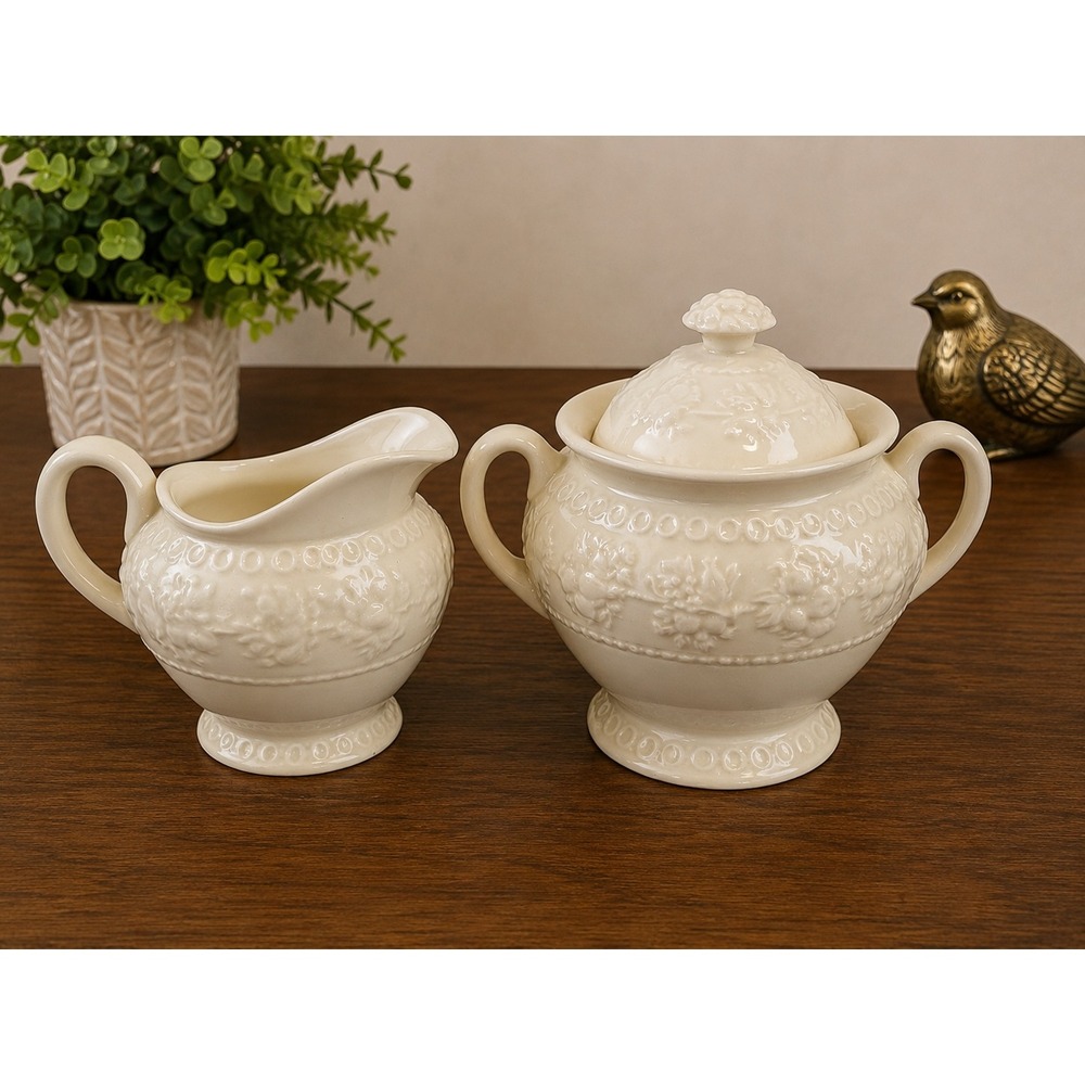 Wedgwood Wellesley Etruria & Barlaston Sugar Bowl & Creamer England Made Vintage